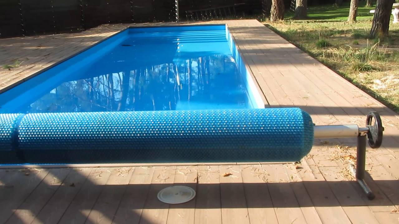 Плавающее покрывало для бассейна: как склеить пузырьковую пленку своими руками