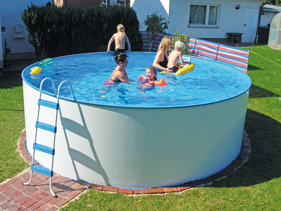 Как правильно установить бассейн на даче (видео и фото)