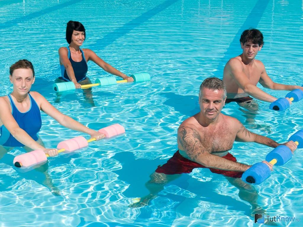 Почему ортопеды и ревматологи рекомендуют при артрозе плавать