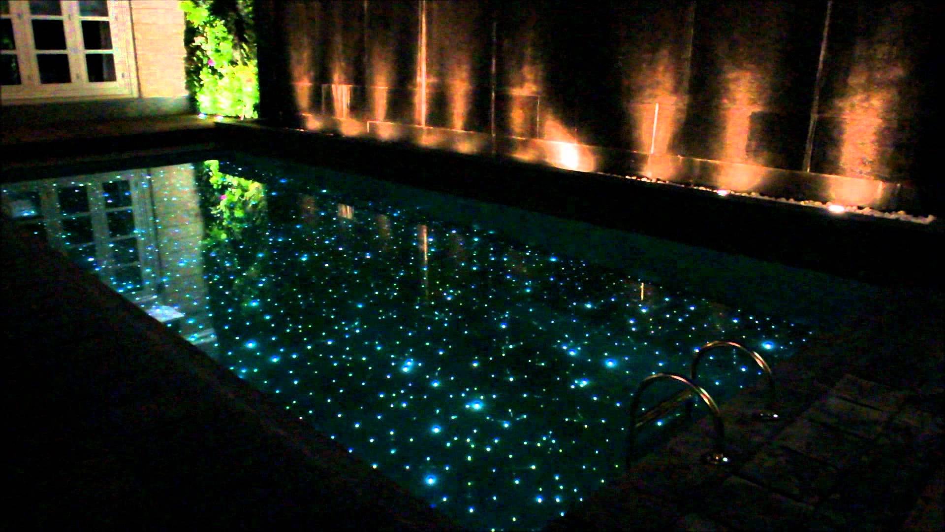 Варианты подсветки и освещения в бассейне