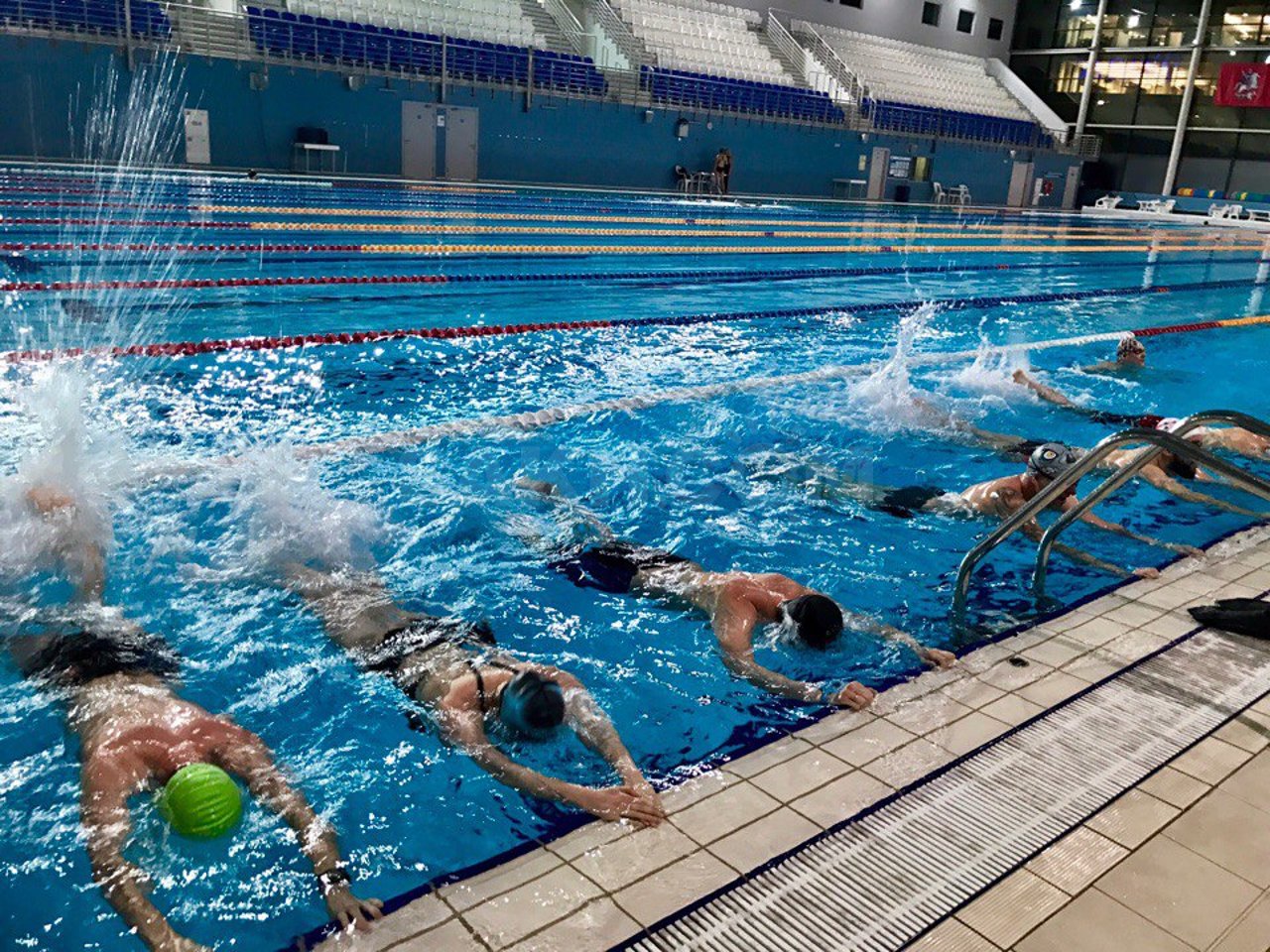 Плавание в бассейне: как тренироваться самостоятельно - lovefit.ru