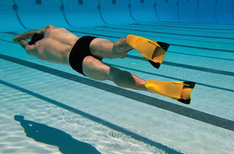 Правильная техника плавания в ластах: работа над ошибками