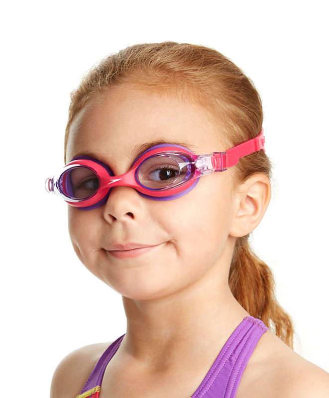 Как выбрать очки для плавания ребенку
