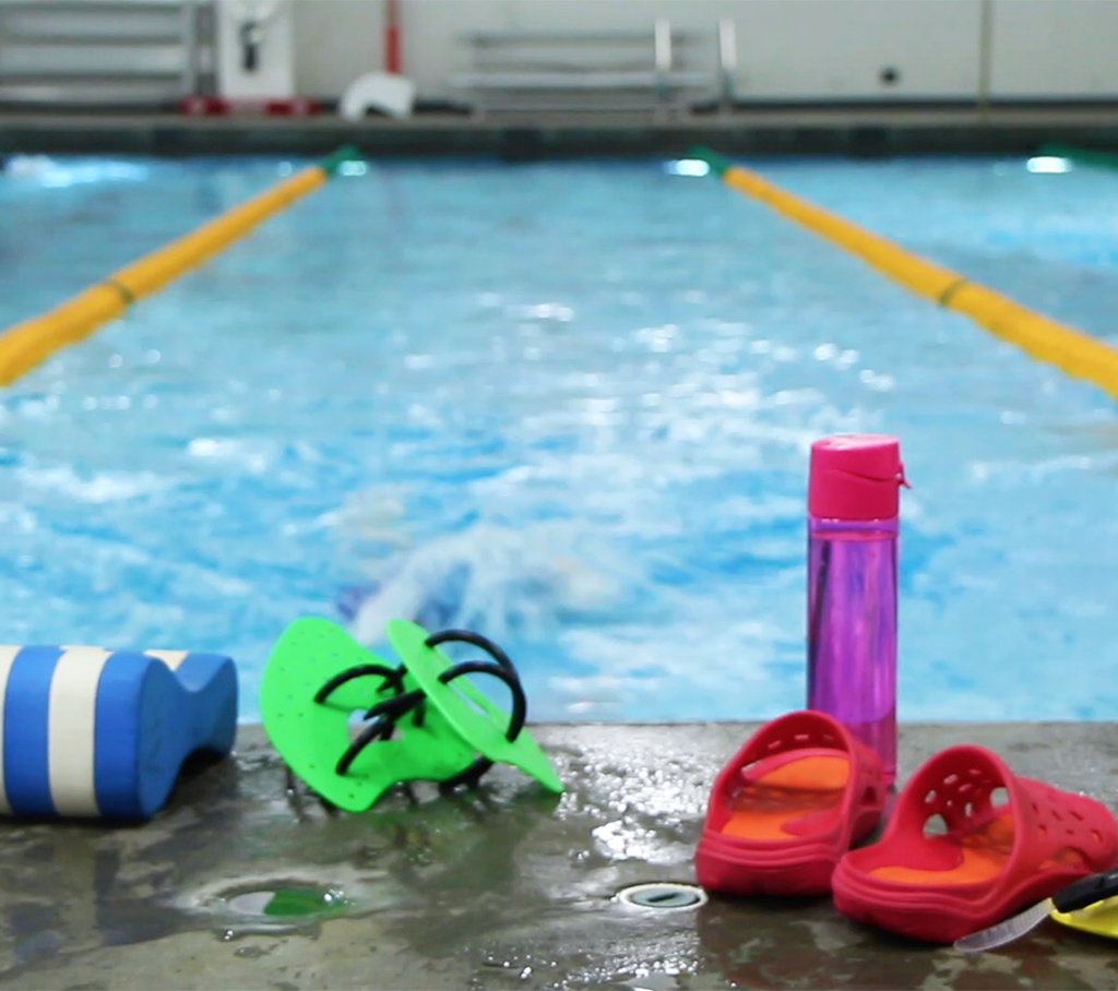 Полный список вещей в бассейн для взрослого или ребенка – что берете с собой в бассейн на плаванье?