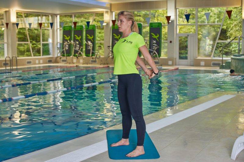 Эффективная разминка перед плаванием в бассейне: порядок действий и советы