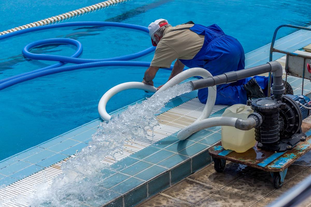 Рейтинг лучших средств от цветения воды в бассейне на 2022 год