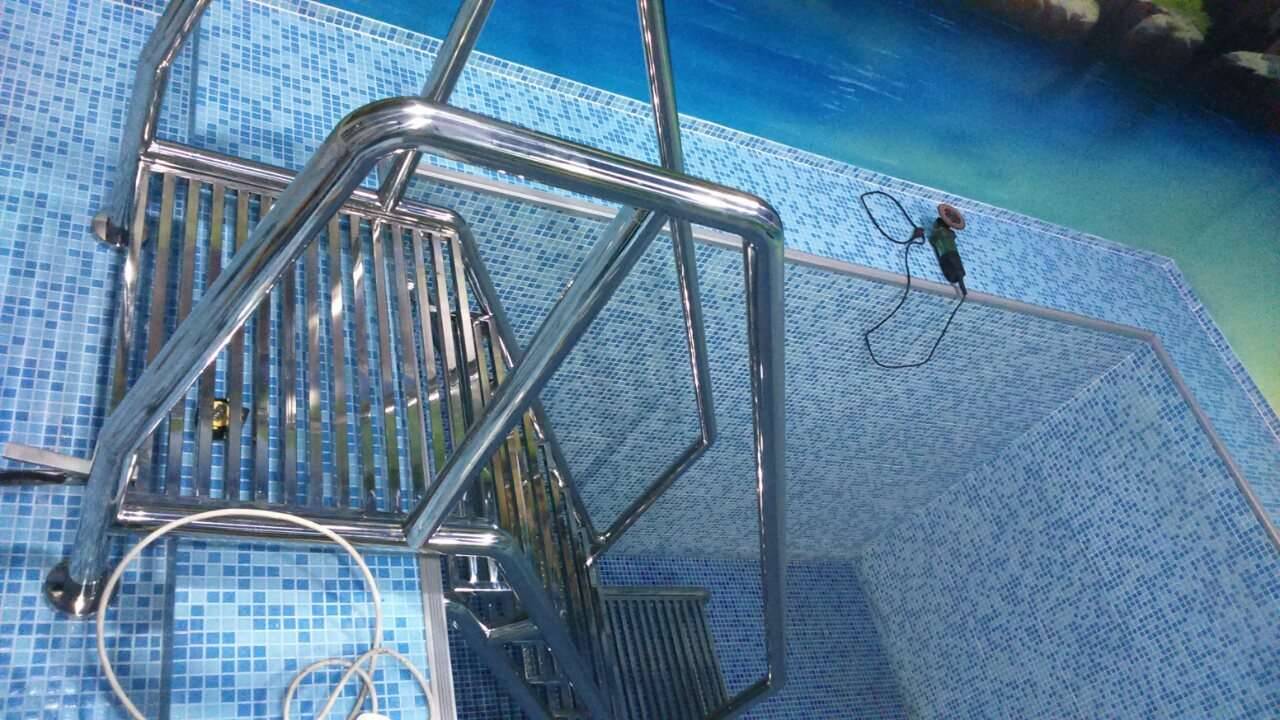 Лестница в бассейн своими руками