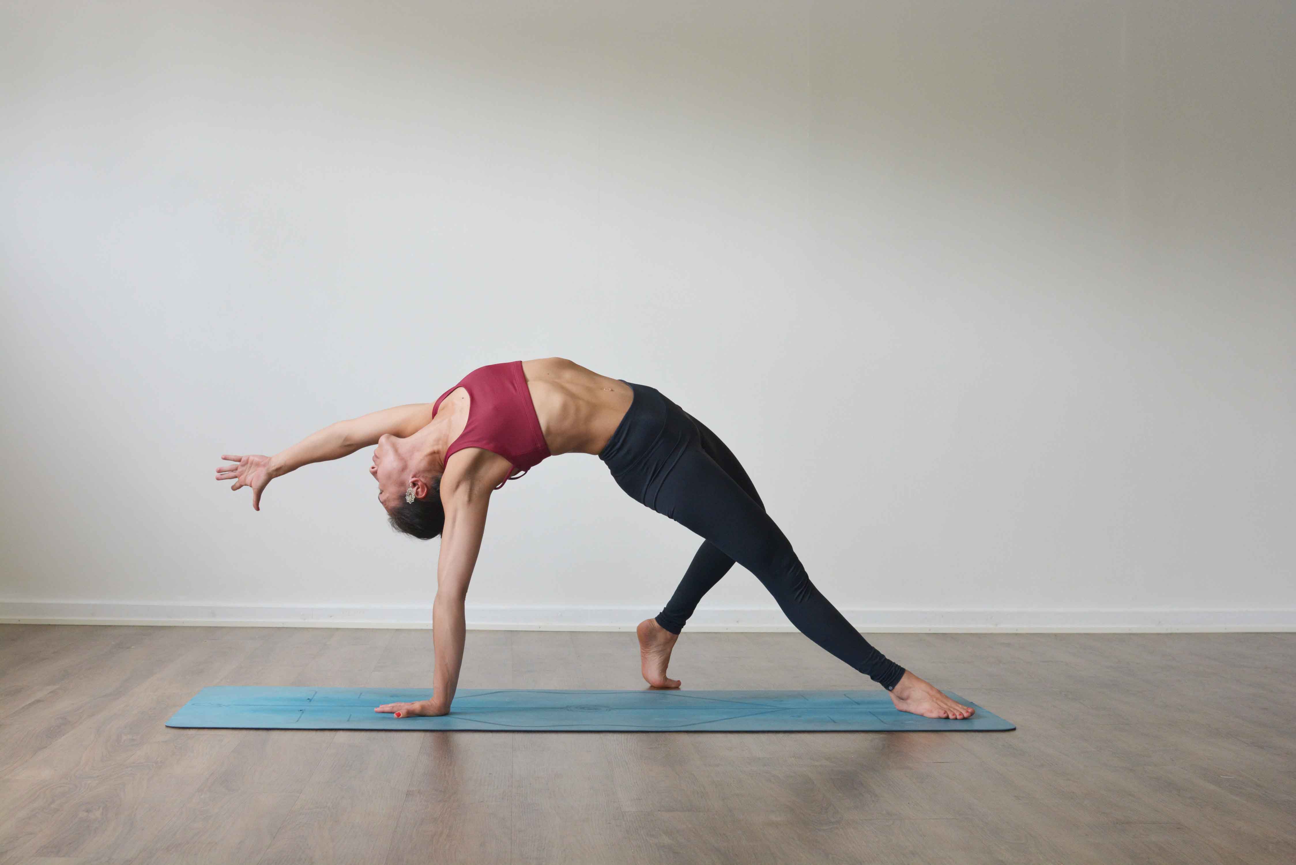 Силовая йога (англ. power yoga): комплекс для похудения и формирования мышечного рельефа | yogamaniya