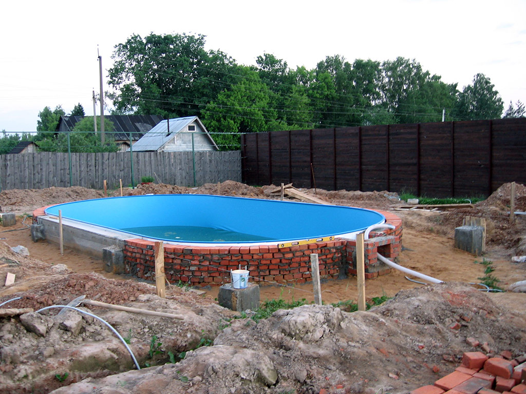 Бассейн на даче своими руками: как самим сделать недорогой бассейн, особенности самодельных бассейнов для дач - morevdome.com