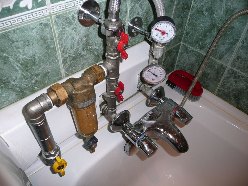 Смеситель холодной и горячей воды - водопровод в частном доме  - каталог статей - полезные советы для дома