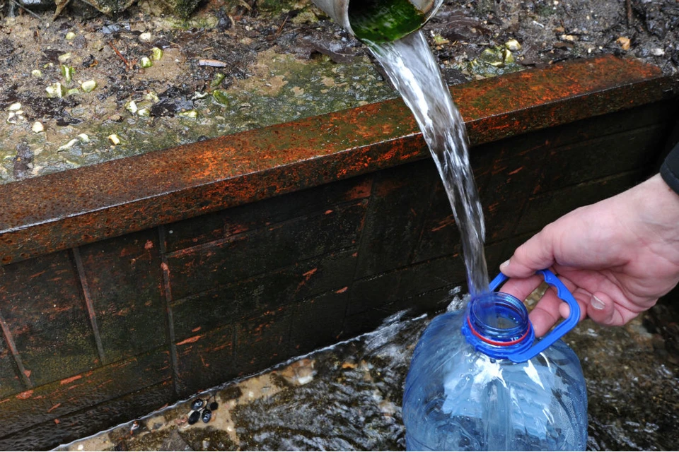 Пить воду из родника: можно ли употреблять родниковую h2o и как сделать ее безопасной для питья?