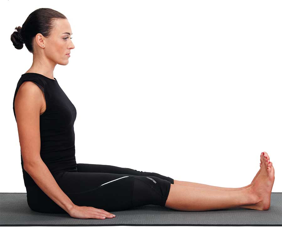Двипада випарита дандасана — поза перевернутого посоха в практике асан йоги