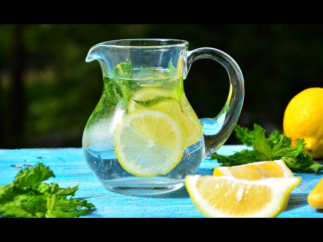 Вода с лимоном — польза и вред, натощак, по утрам и как приготовить?