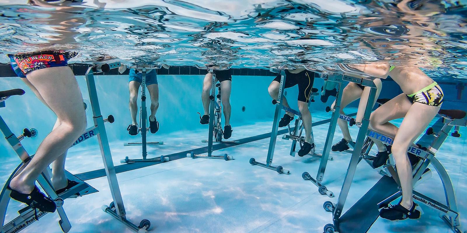 Сайт о плавании: занятия на акватренажерах в бассейне