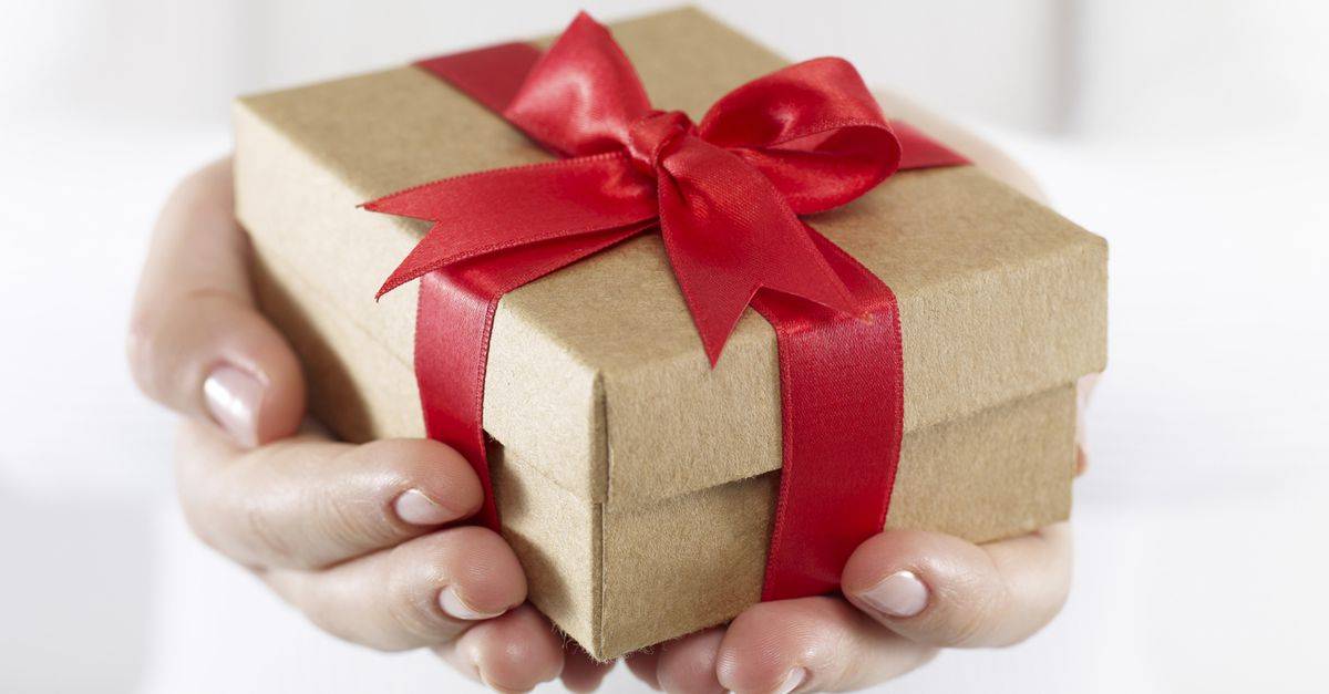 Нужно ли дарить девушке подарки? шокирующая правда!