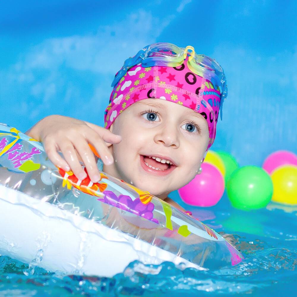 Дети и бассейн — в каком возрасте отдать ребёнка на плавание?