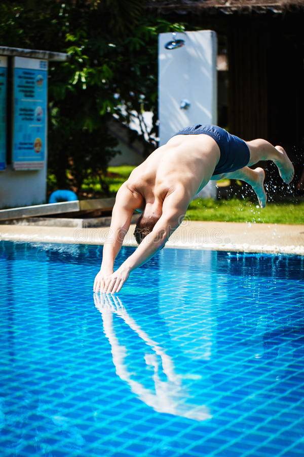 Как правильно плавать? дыхание, техники и упражнения для начинающих - morevdome.com