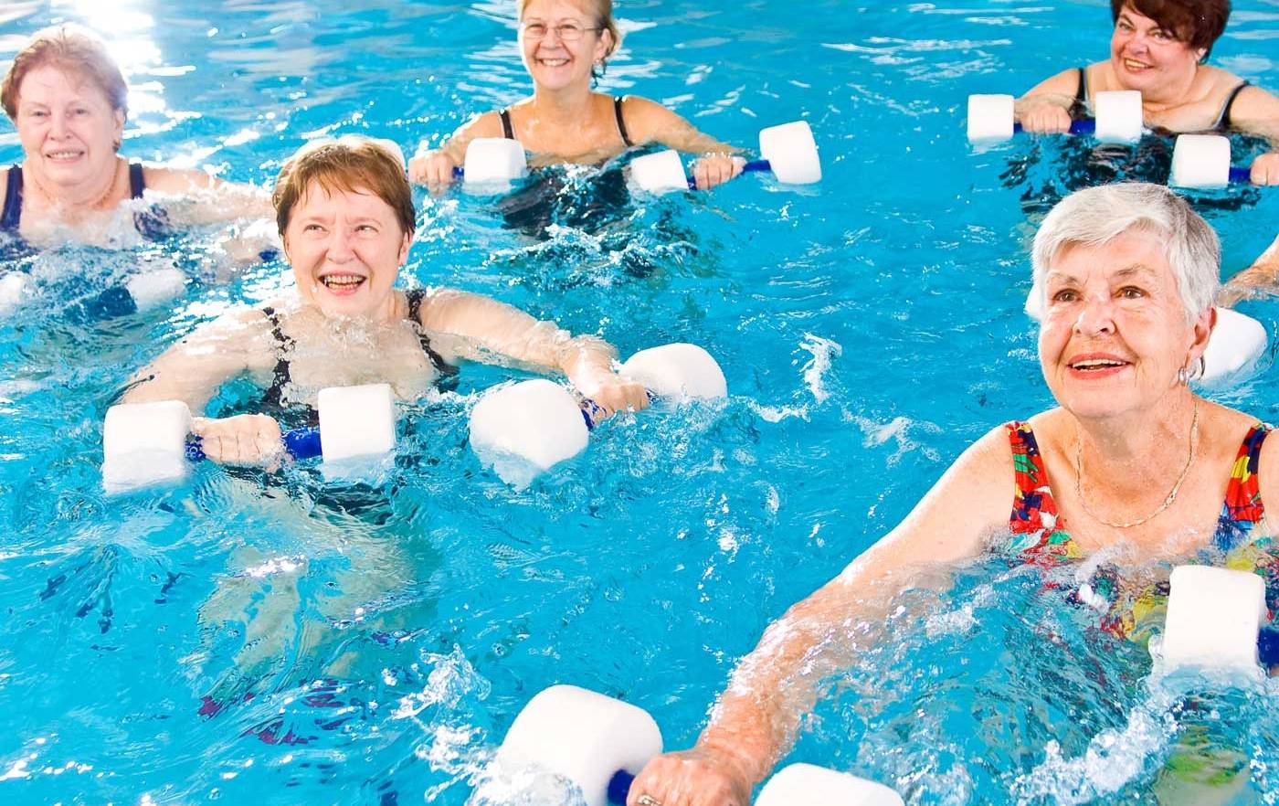 Акваэробика: особенности выполнения упражнений в воде