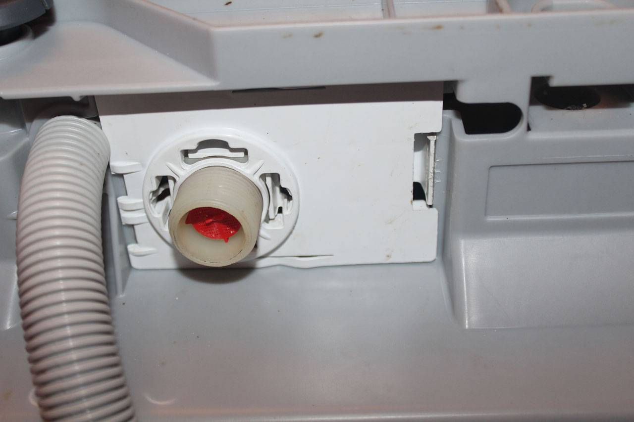 Как почистить шланг в стиральной машине. Фильтр подачи воды в посудомоечной машине бош. Впускной клапан стиральной машины бош wae244470e. Клапан подачи воды для посудомоечной машины Bosch. Клапан подачи воды для стиральной машины бош.