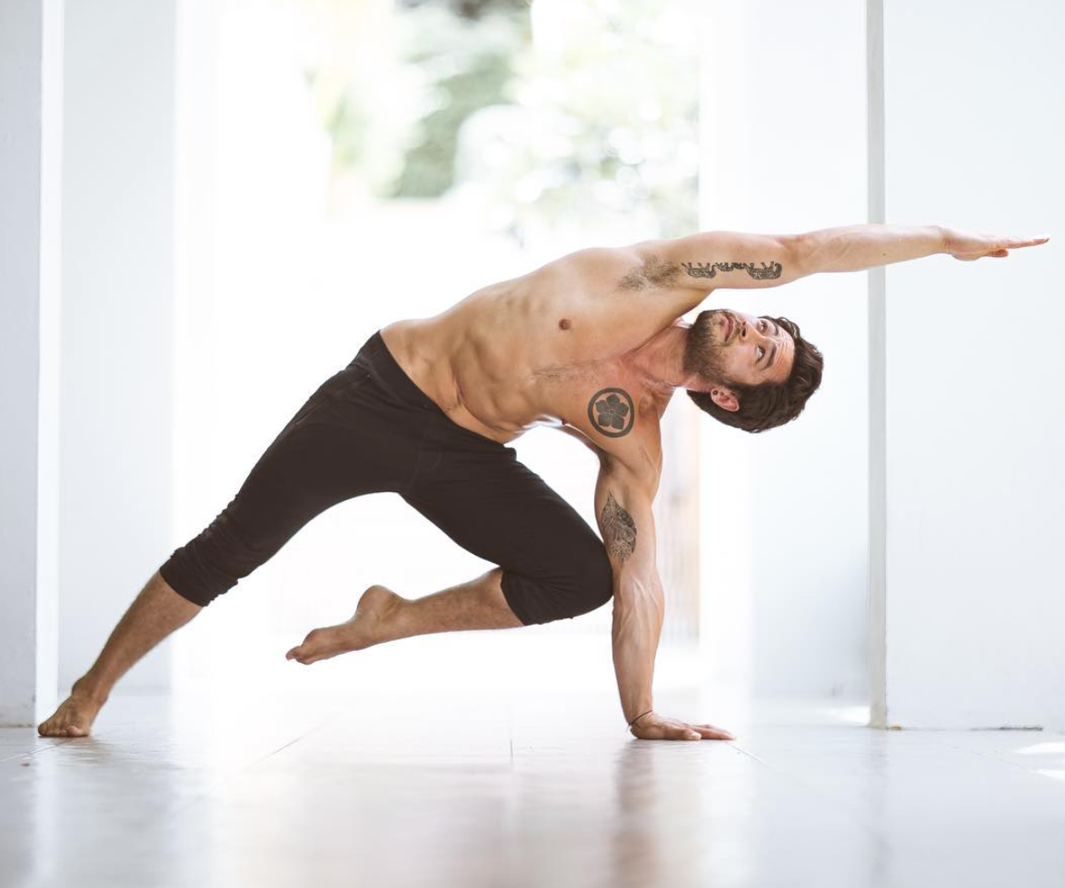 Йога для новичков: виды, польза и комплекс упражнений
