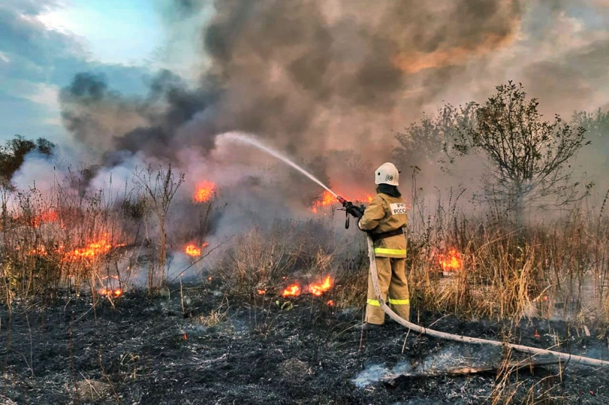 Тушение пожаров при недостатке воды: способы и средства
