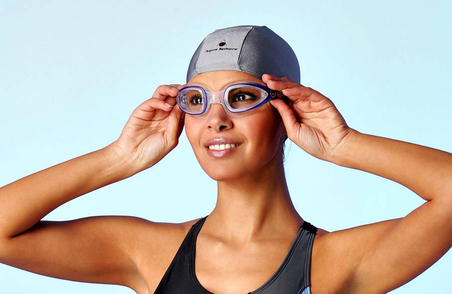 Популярные способы устранение запотевания очков для плавания