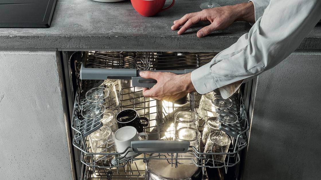 Не включается посудомоечная машина: причины и ремонт