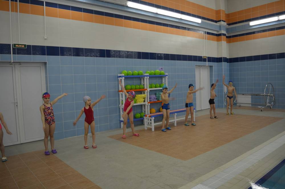 Сухое плавание: упражнения на суше для детей и взрослых в бассейне