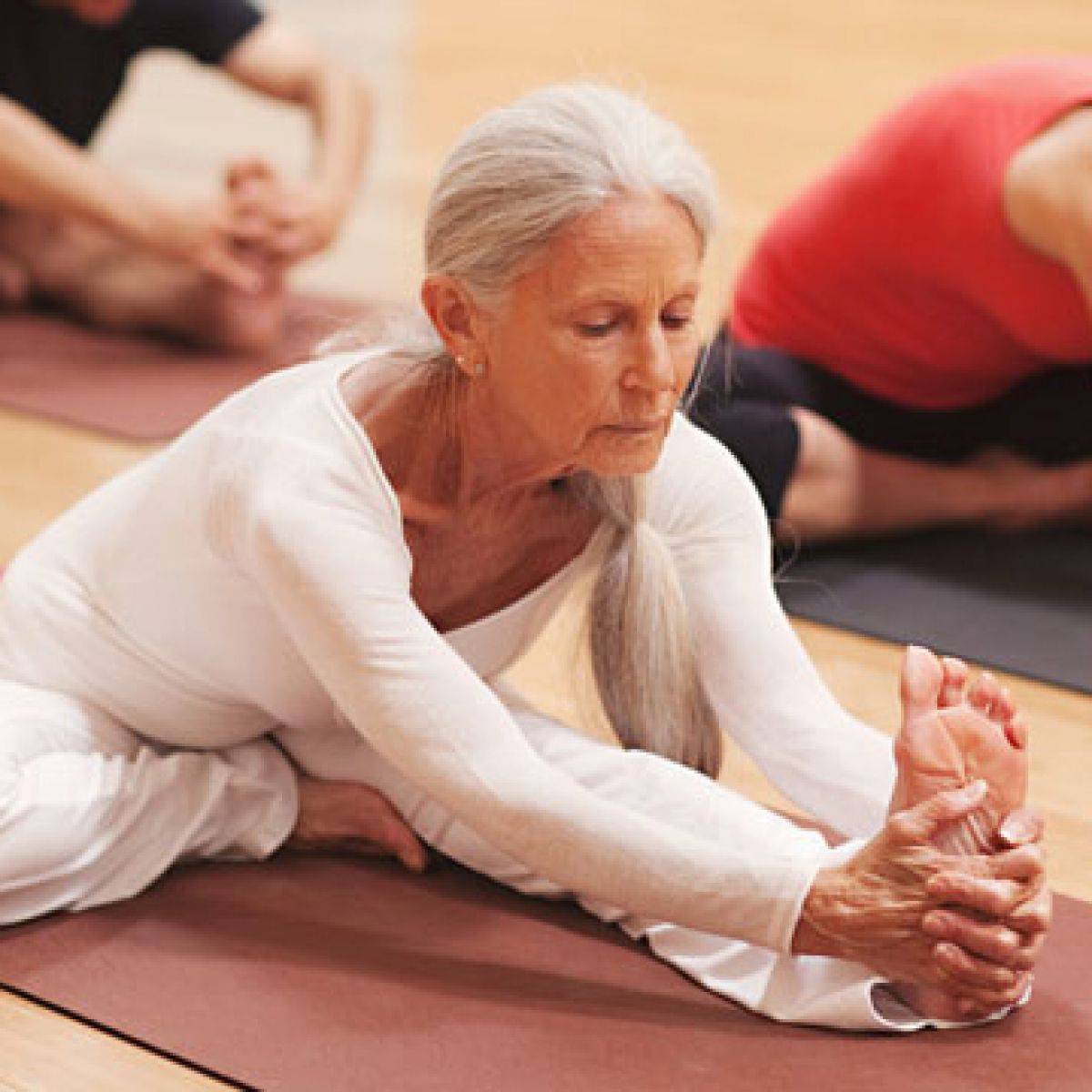 Йога для пенсионеров и тех кому за 50