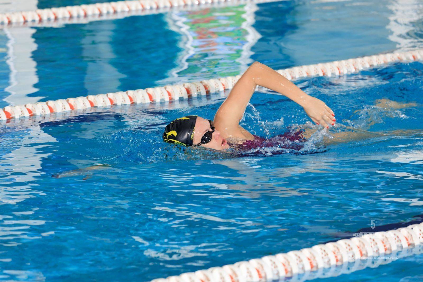 Как похудеть в бассейне: польза плавания и необходимые упражнения