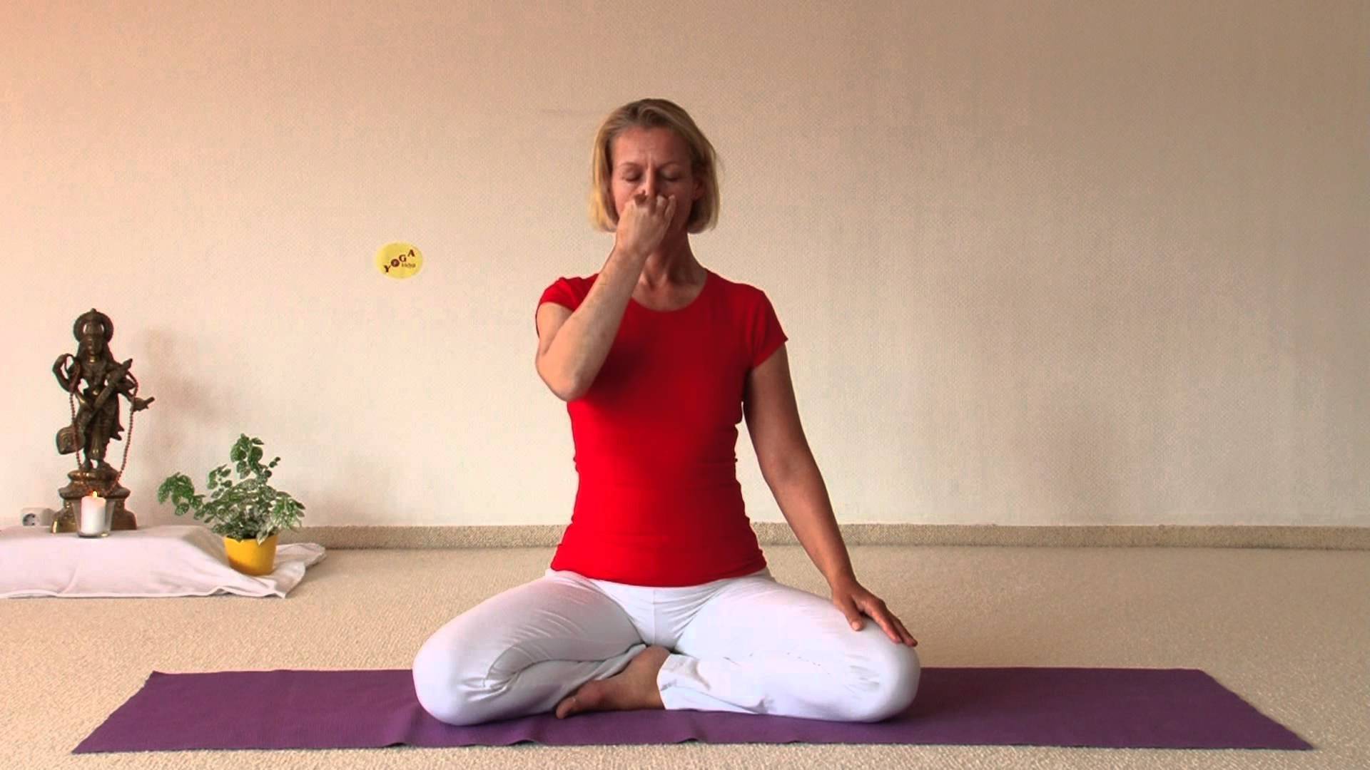 Упражнения кундалини-йоги для начинающих | yogamaniya