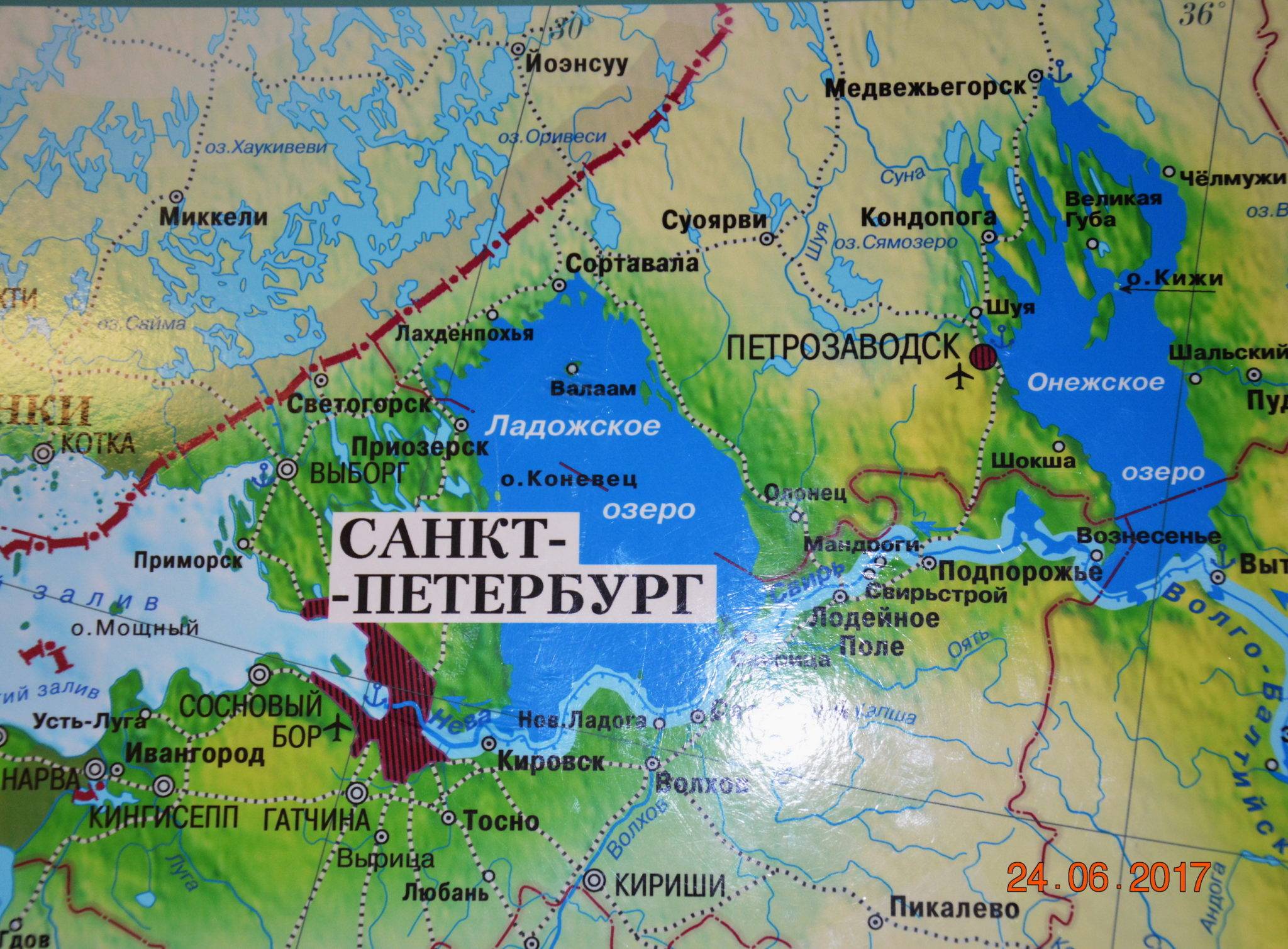 В какой части россии находятся озера. Ладожское озеро местоположение. Валаам на карте Ладожского озера. Лоджскоеозеро на карте. Ладожское озеро на карте России.