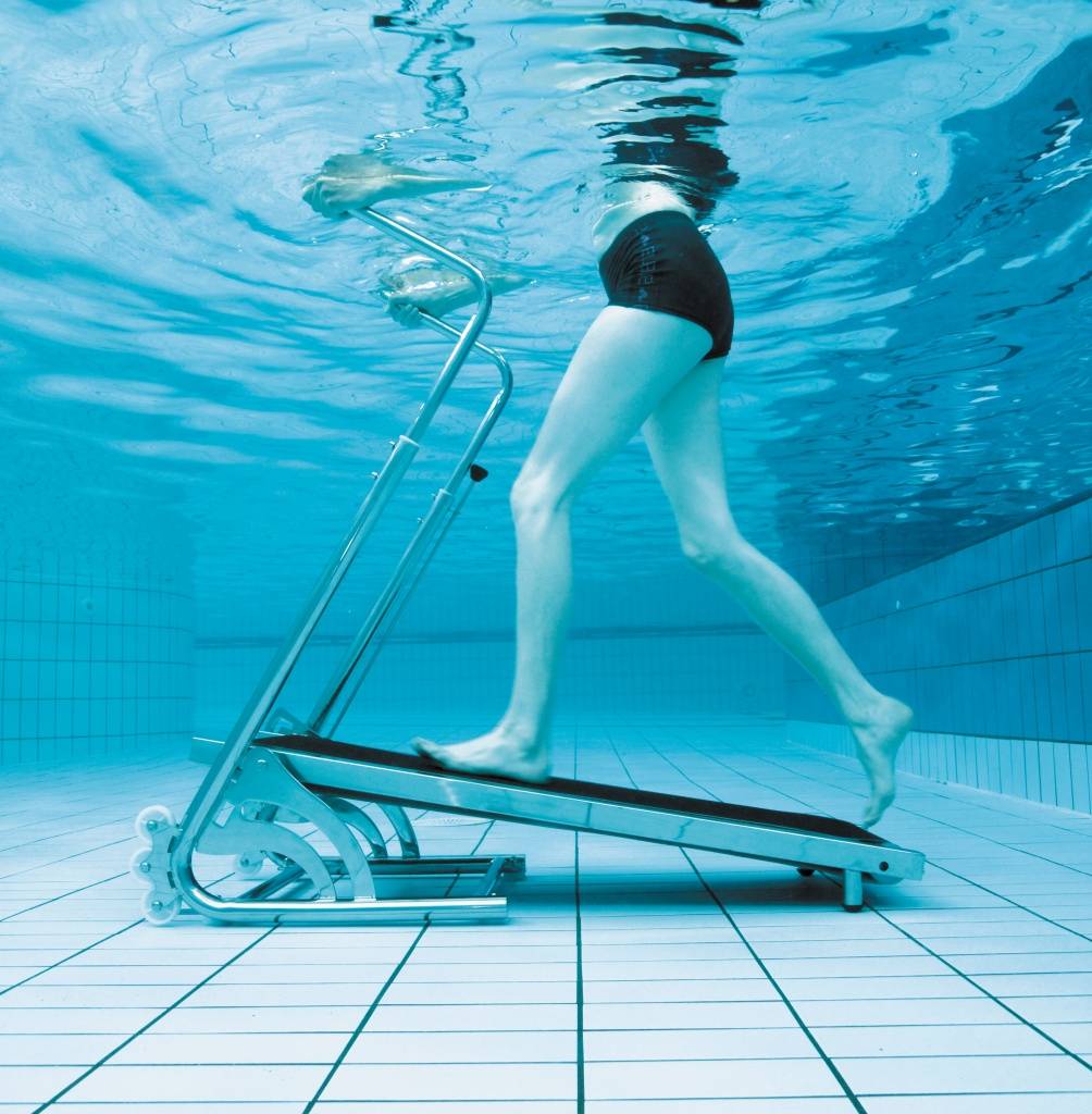 Сайт о плавании: занятия на акватренажерах в бассейне