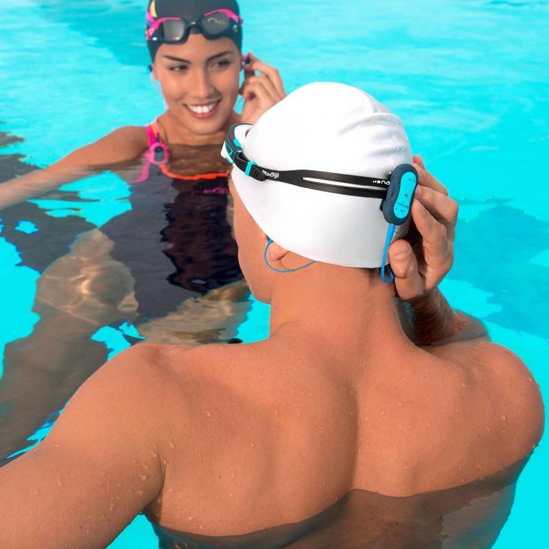 Как правильно одевать шапочку для плавания в бассейне