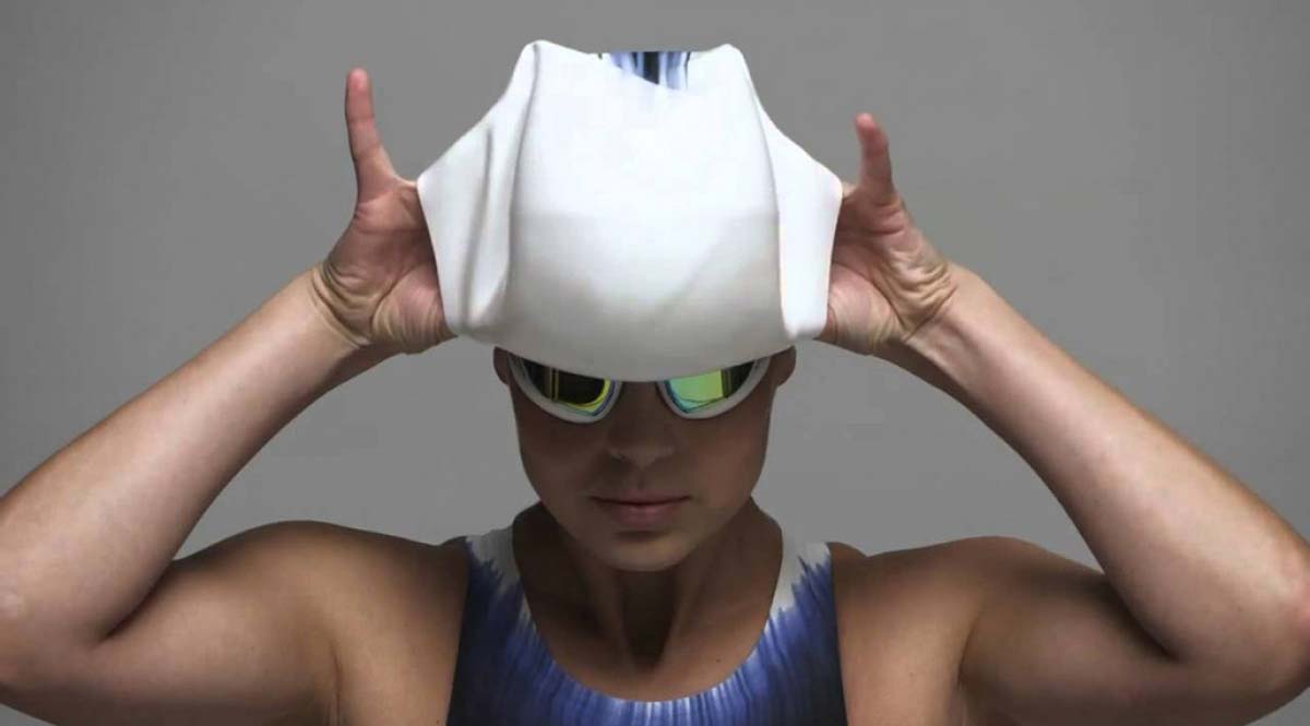 Как правильно выбрать шапочку для плавания в бассейне