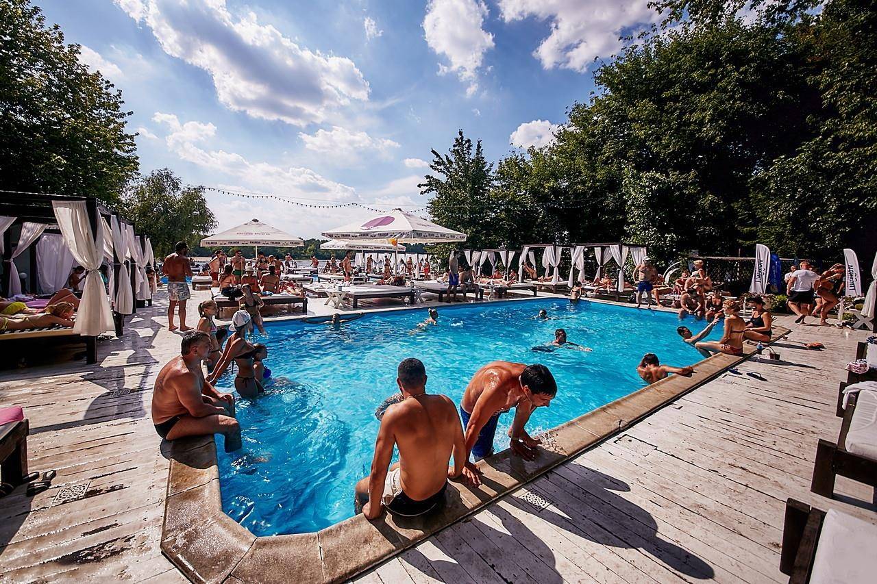 Прыгай в бассейн: десять пляжных клубов киева