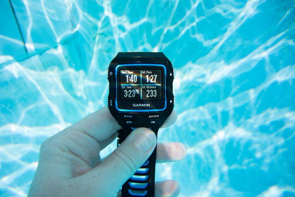 Часы для плавания в бассейне, назначение, особенности, производители
