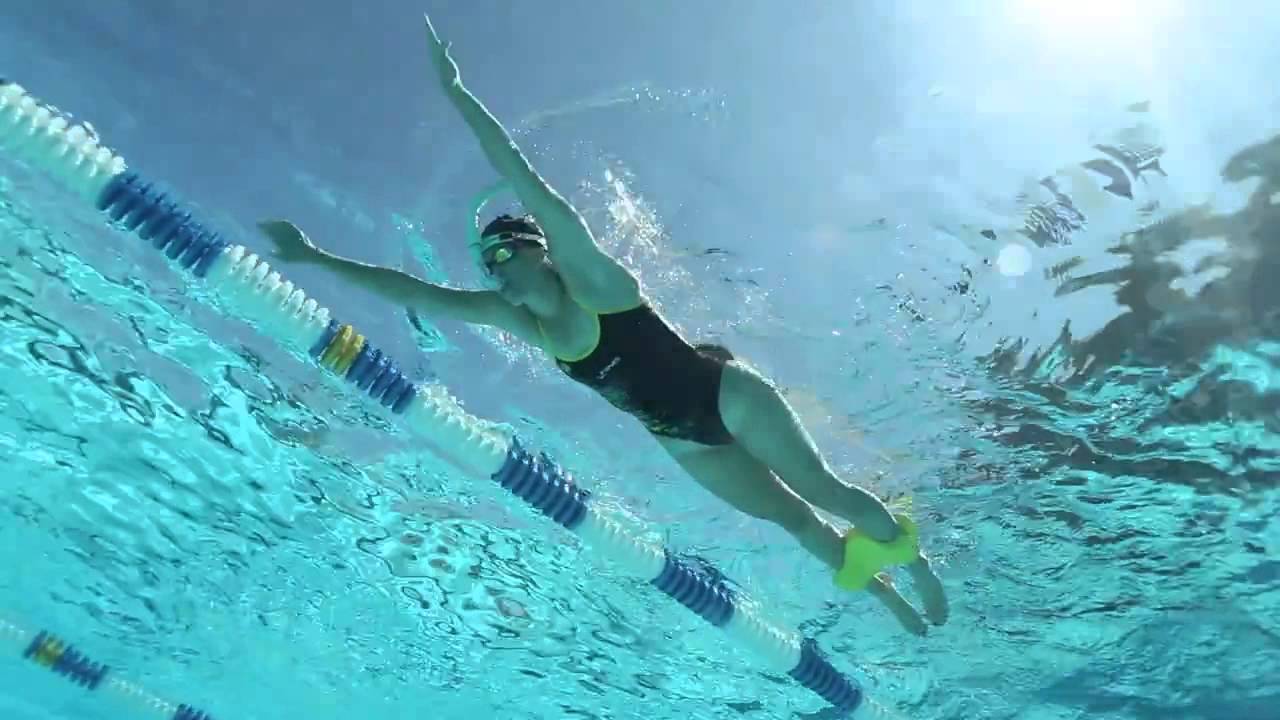 Упражнения в воде для похудения живота и боков, разновидности и как делать | irksportmol.ru